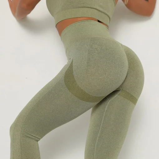 Set Fitness fara cusaturi FITINT Dynamic 2 piese Verde 2023 6