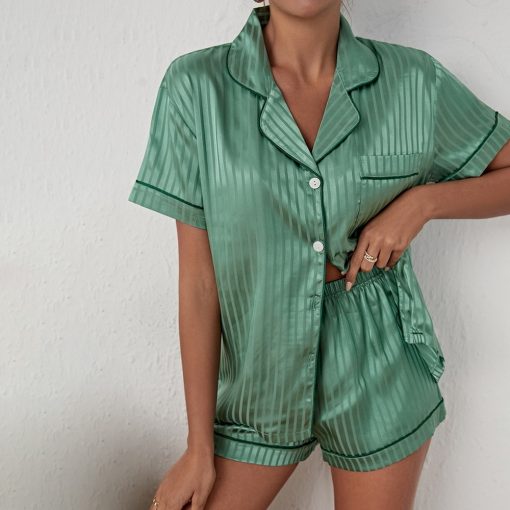 Pijama dama scurta satin FITINT Luna 2 piese cu nasturi Verde 2023 2